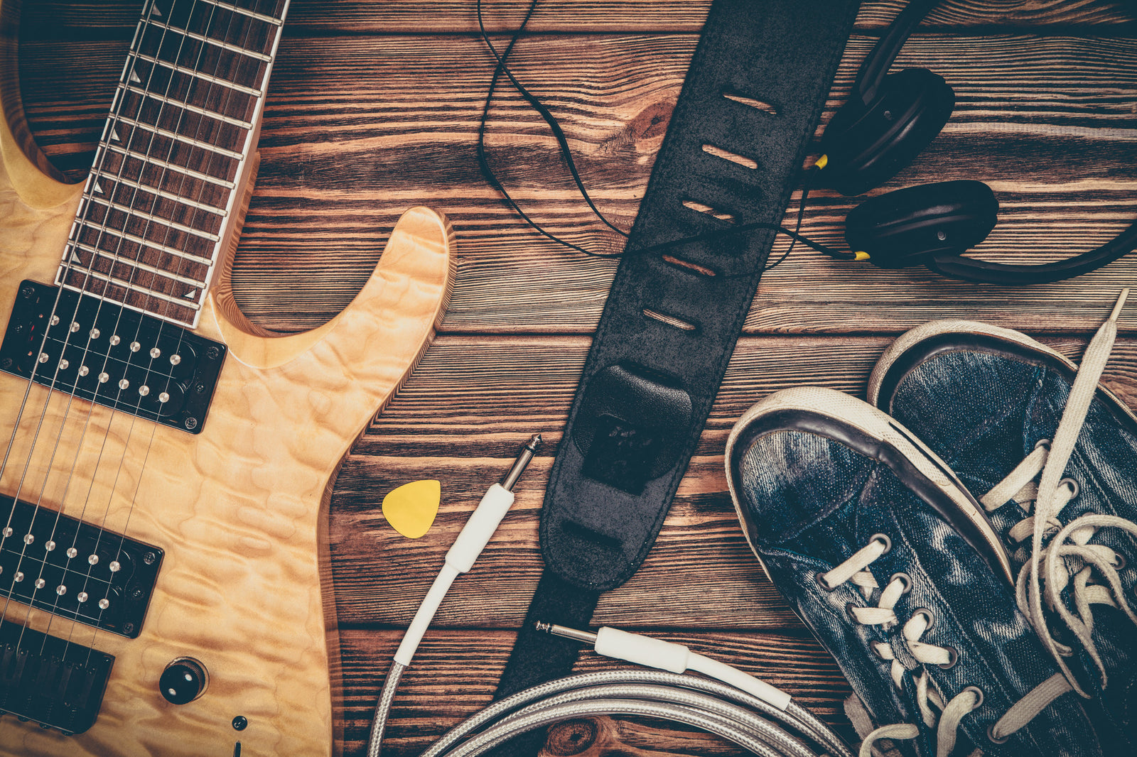 Everything You Need To Know Before Buying a Guitar Strap